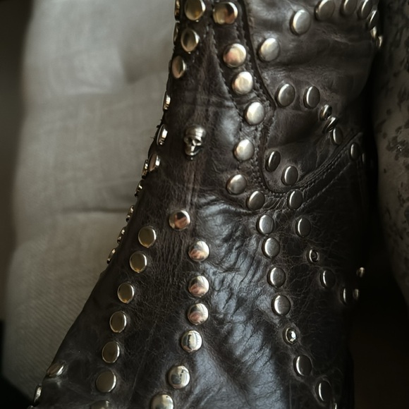 Ankle studded, dark brown leather, cowboy boots by OLD GRINGO. - Picture 16 of 16